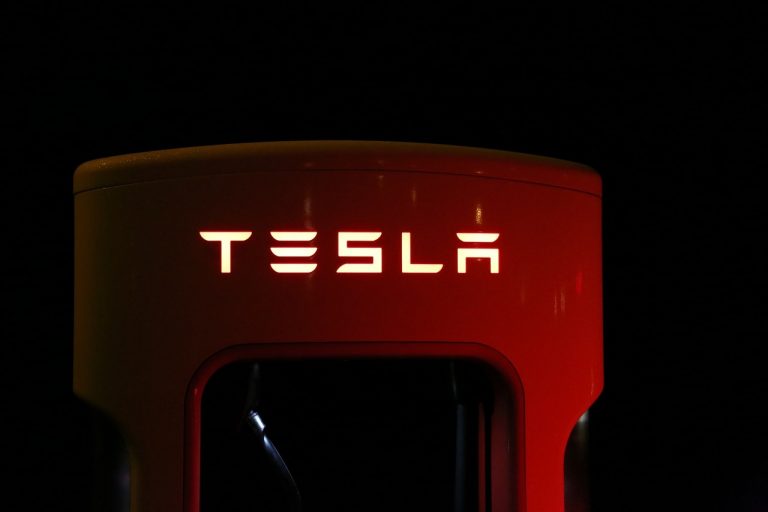 Cashflow Profi Tesla: Auf dem Weg zum KI-Giganten